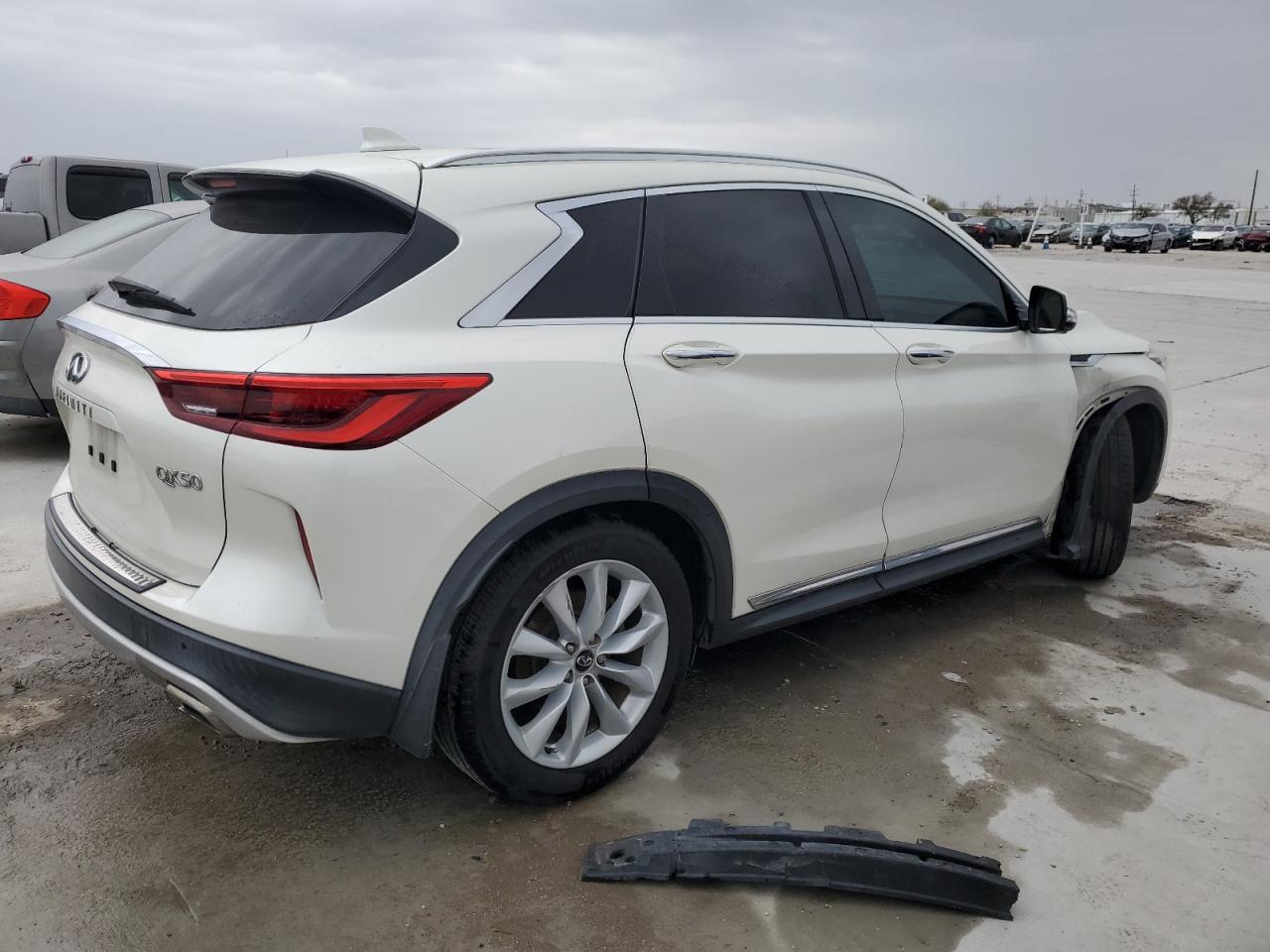 2019 Infiniti QX50 - Image 3