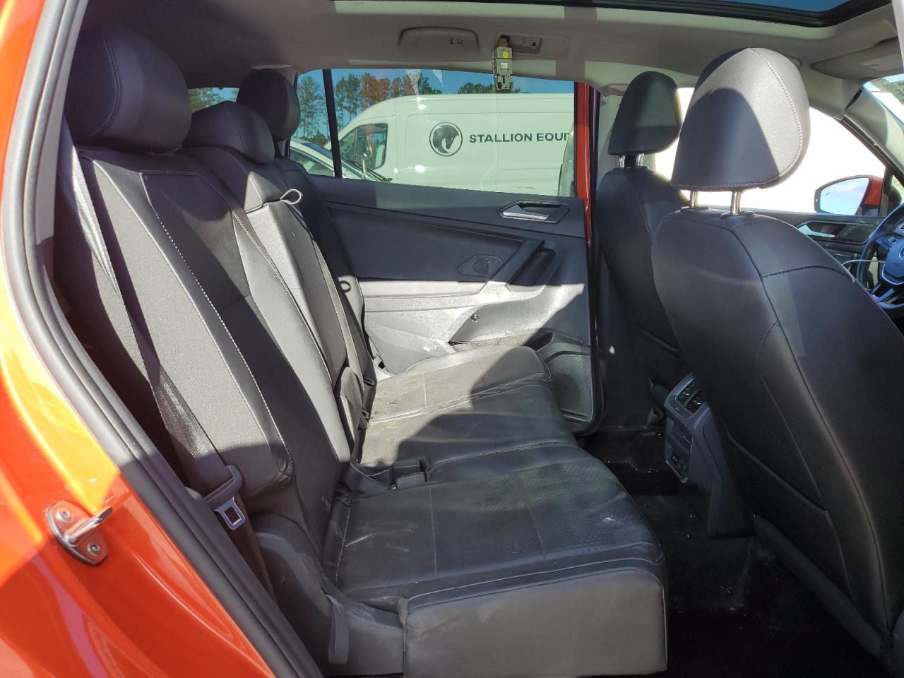 2018 Volkswagen Tiguan - Image 11