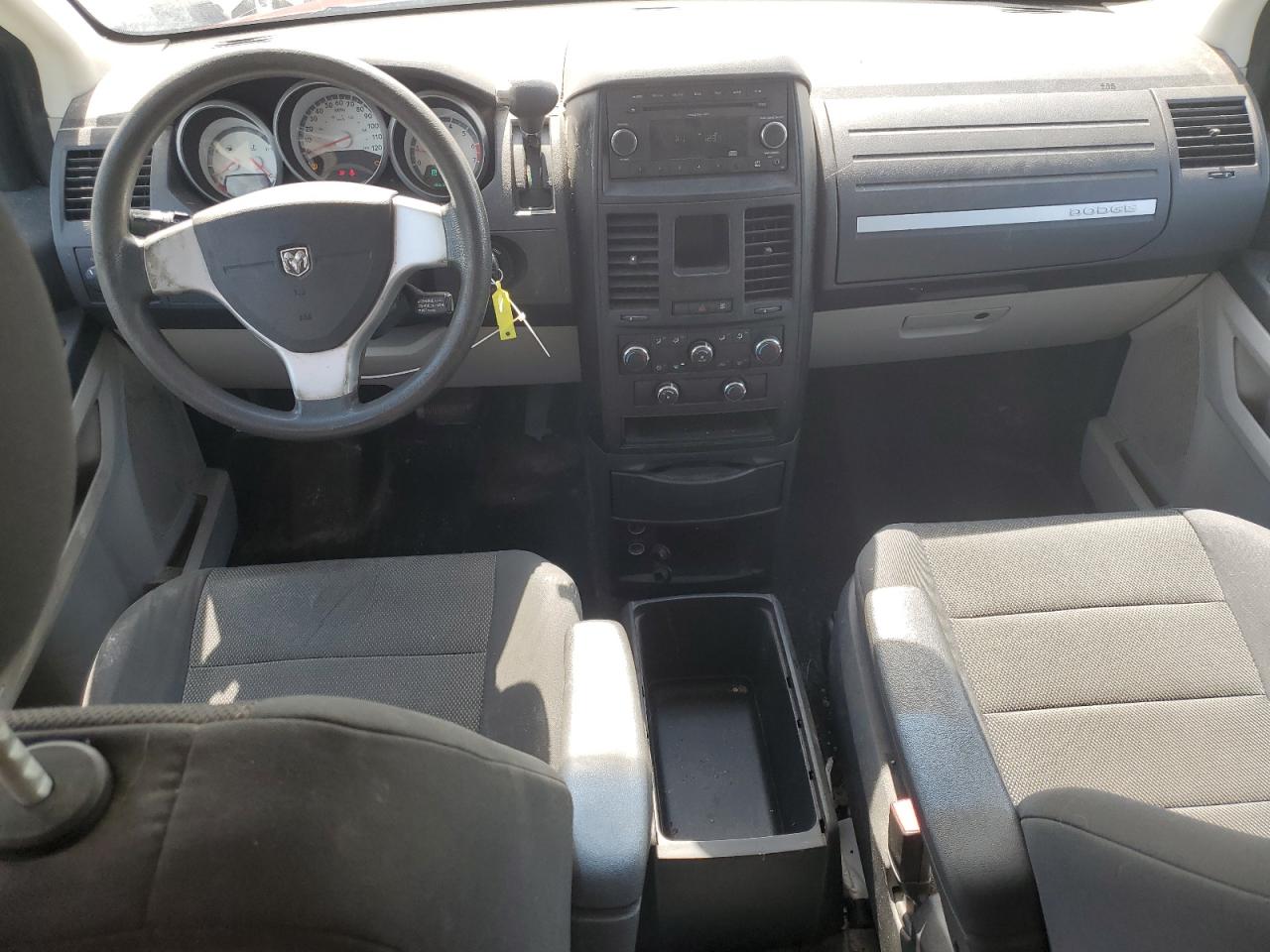 2009 Dodge Caravan - Image 8