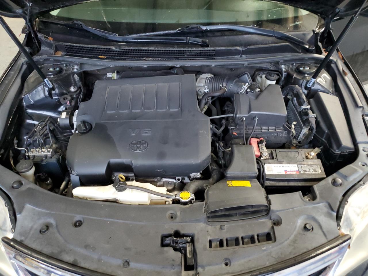 2013 Toyota Avalon - Image 11