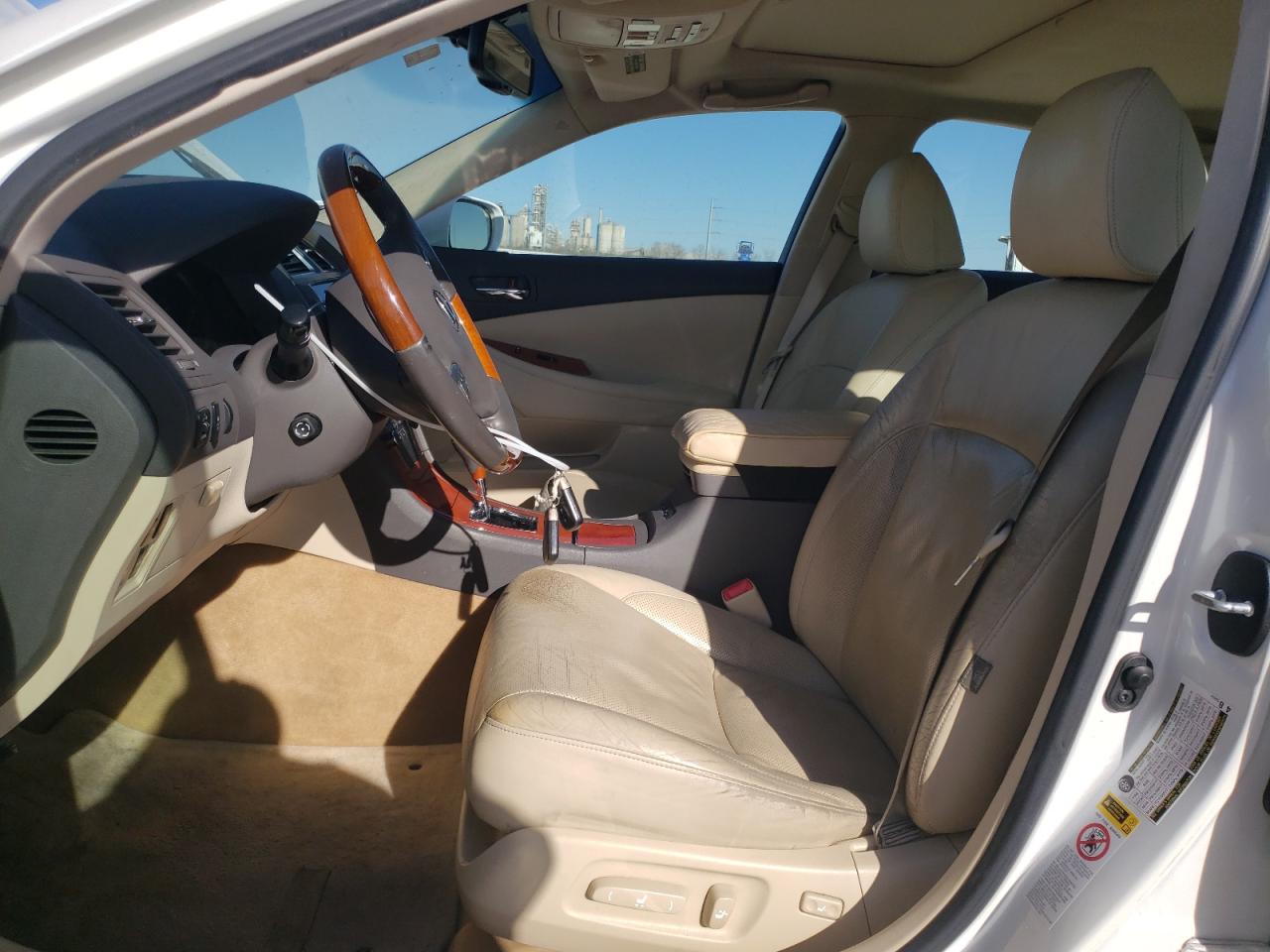 2010 Lexus ES - Image 7