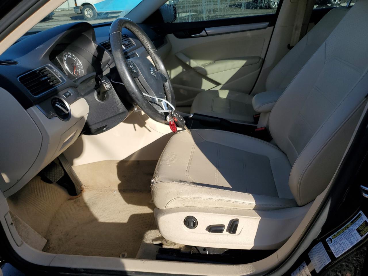 2015 Volkswagen Passat - Image 7