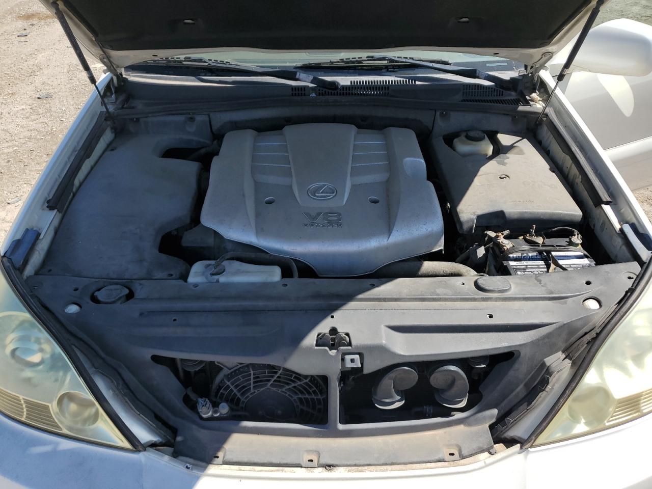 2005 Lexus GX - Image 12