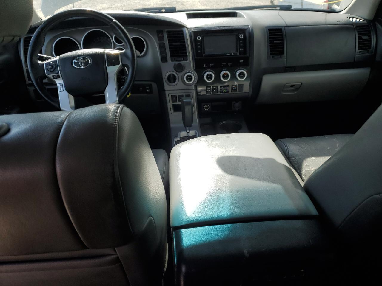 2015 Toyota Sequoia - Image 8