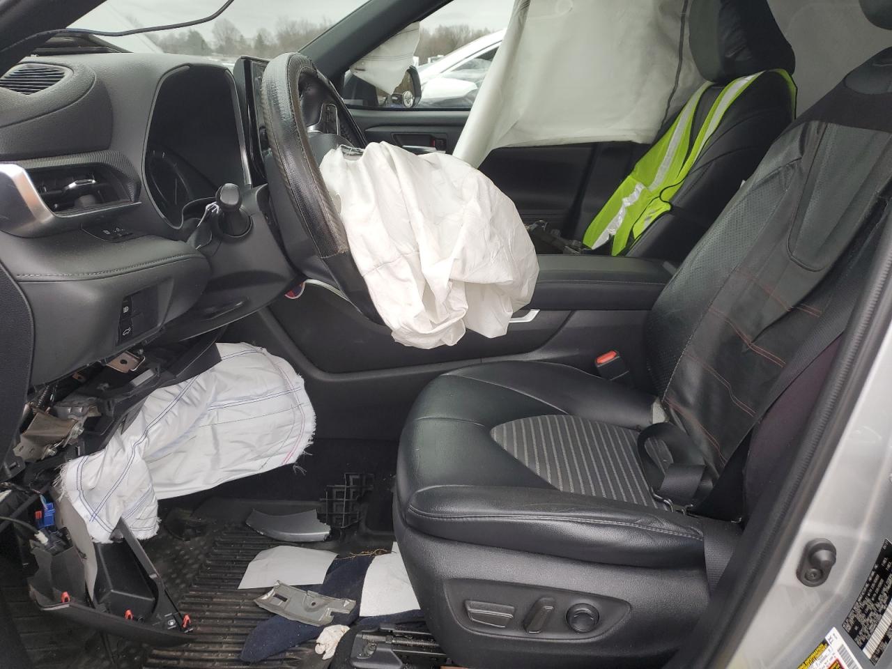 2021 Toyota Highlander - Image 7