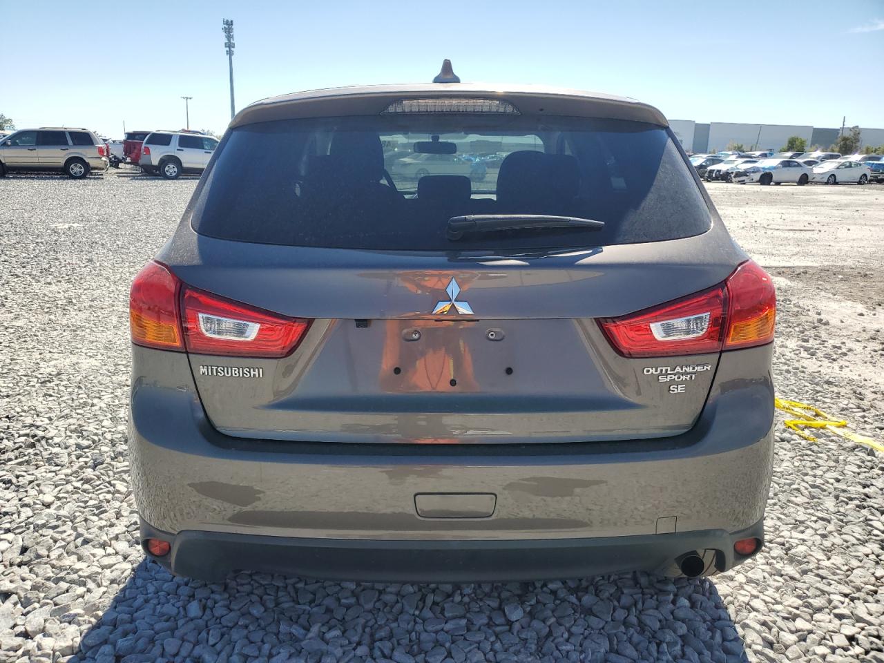 2017 Mitsubishi Outlander - Image 6