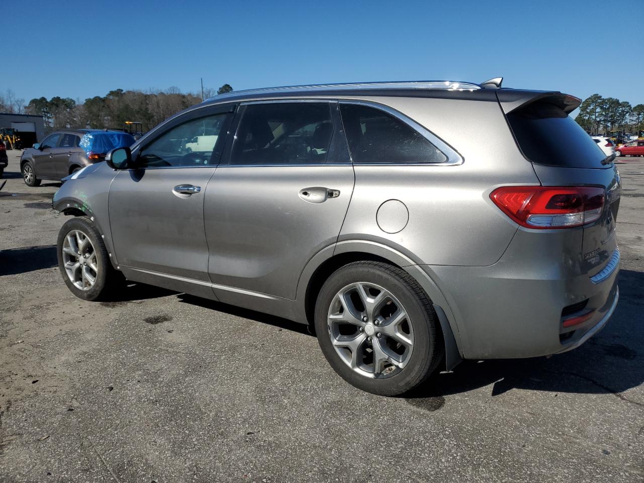 2017 Kia Sorento - Image 2