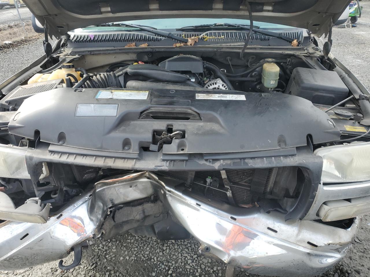 2000 GMC Yukon VIN: 1GKEK13T8YJ208746 Lot: 48691015