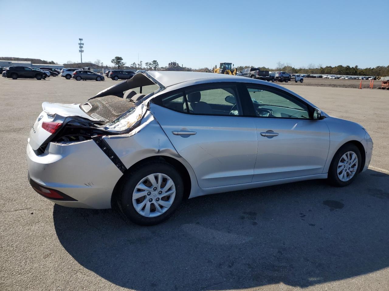 2019 Hyundai Elantra - Image 3