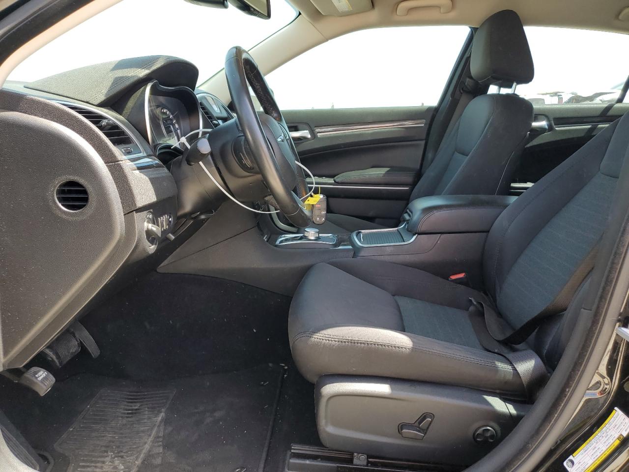 2019 Chrysler 300 - Image 7
