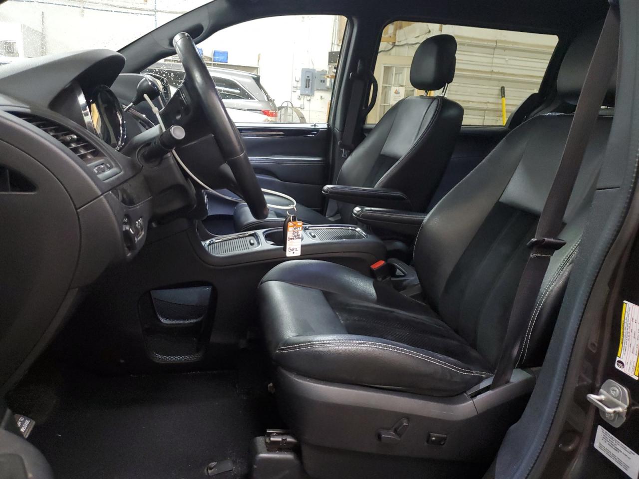 2015 Dodge Caravan - Image 7