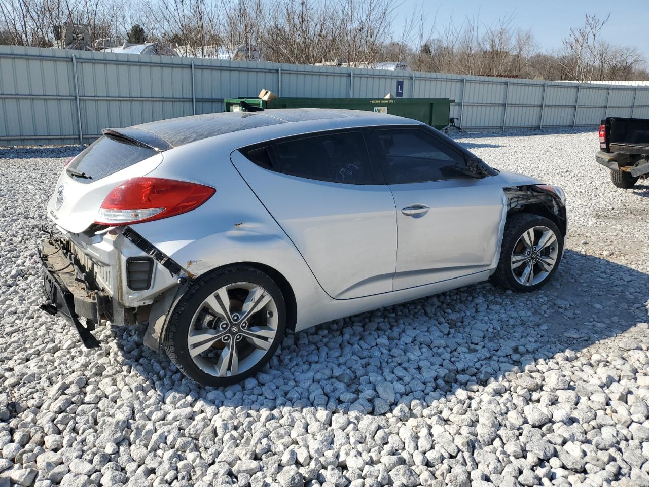2016 Hyundai Veloster - Image 3