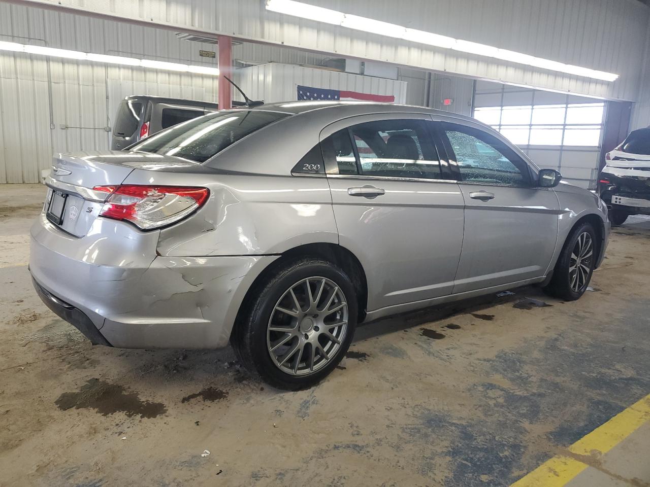 2013 Chrysler 200 - Image 3