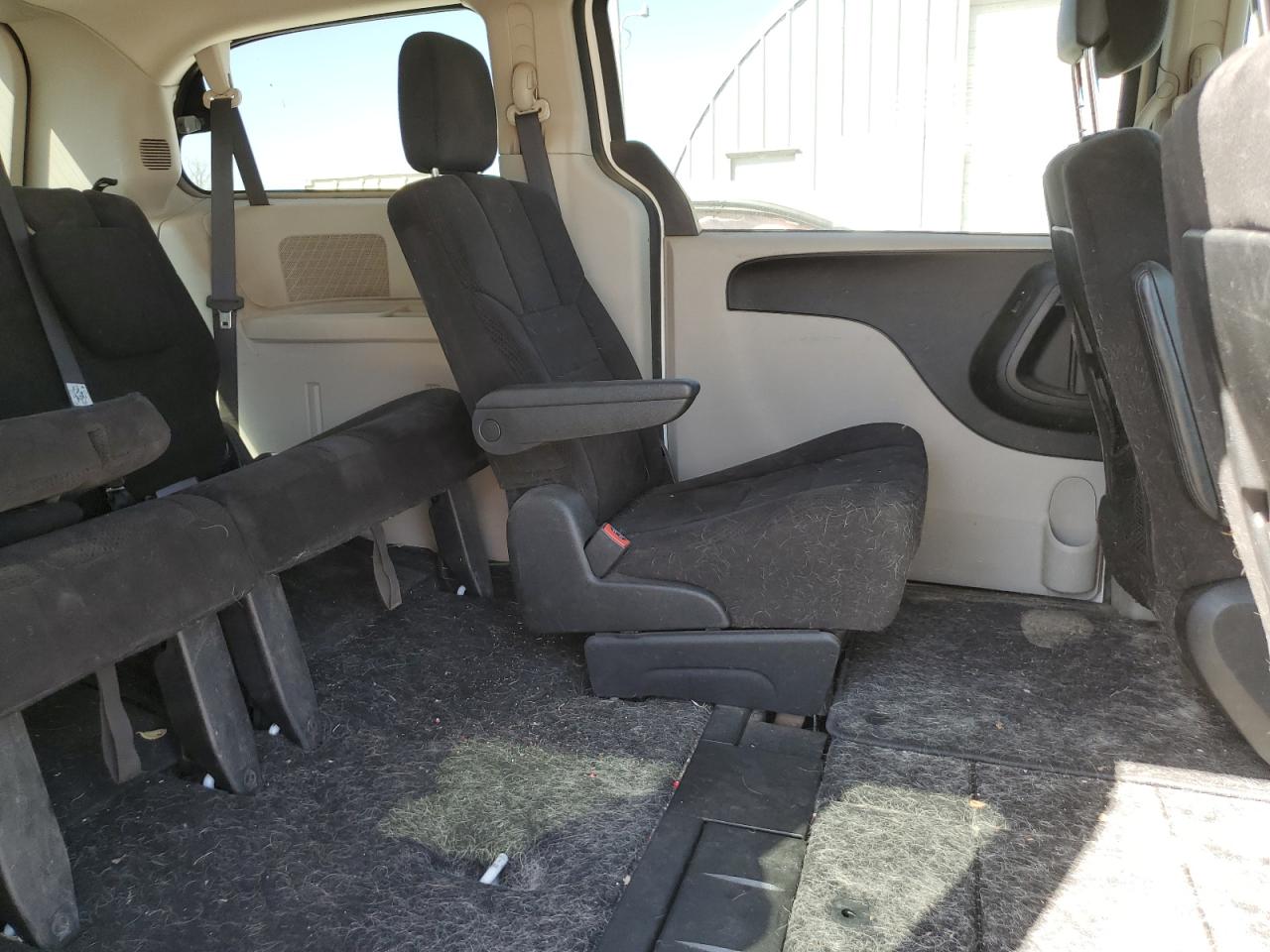 2013 Dodge Caravan - Image 11