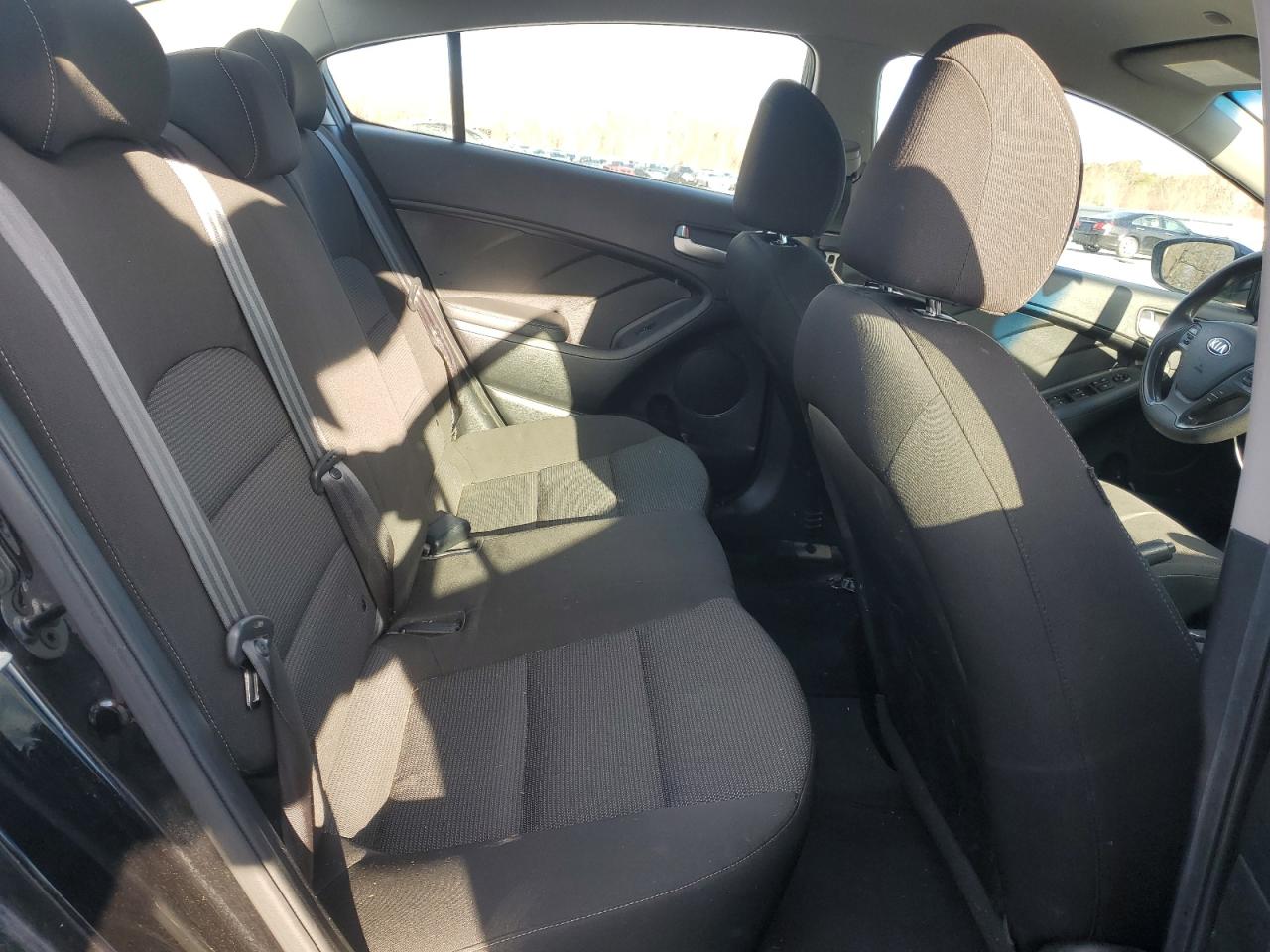 2017 Kia Forte - Image 10