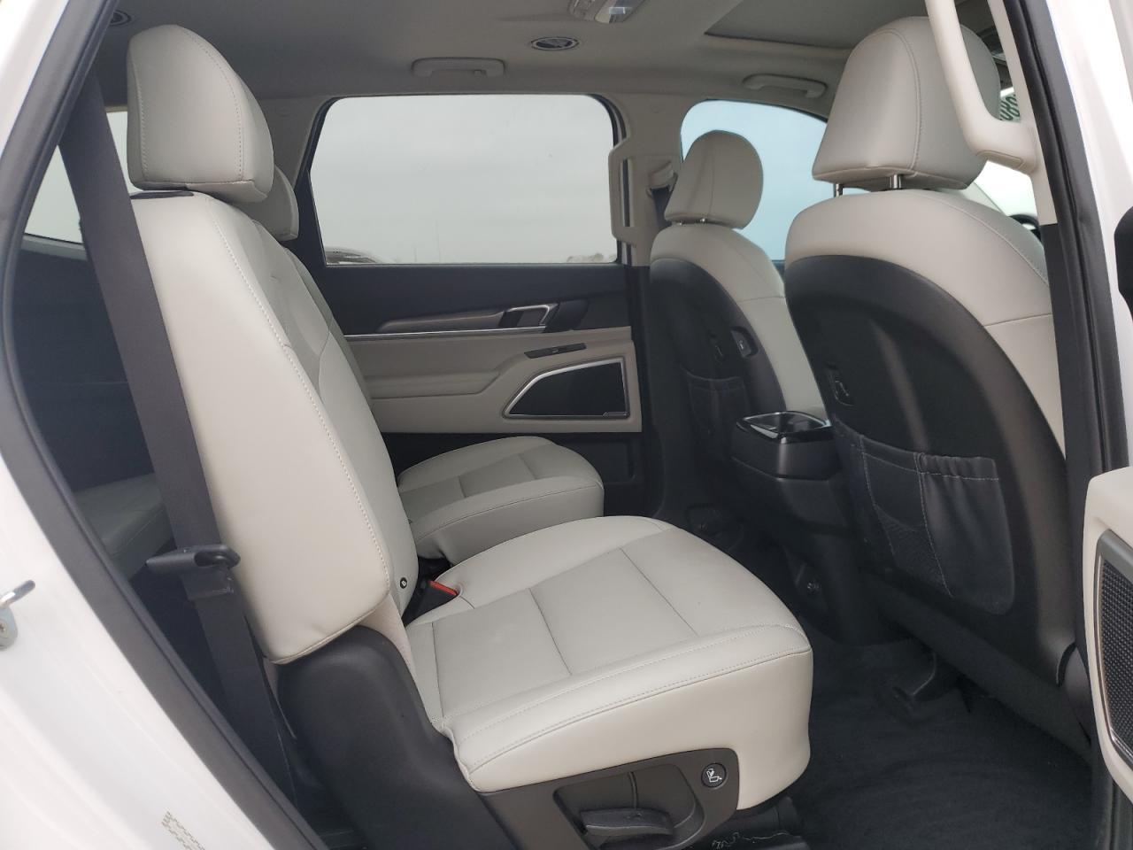 2022 Kia Telluride - Image 11