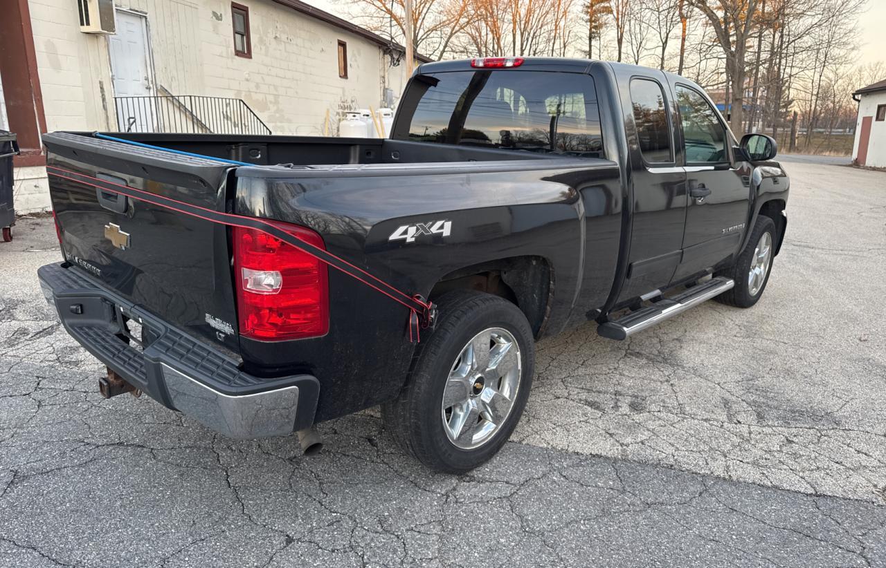 2009 Chevrolet Silverado - Image 4
