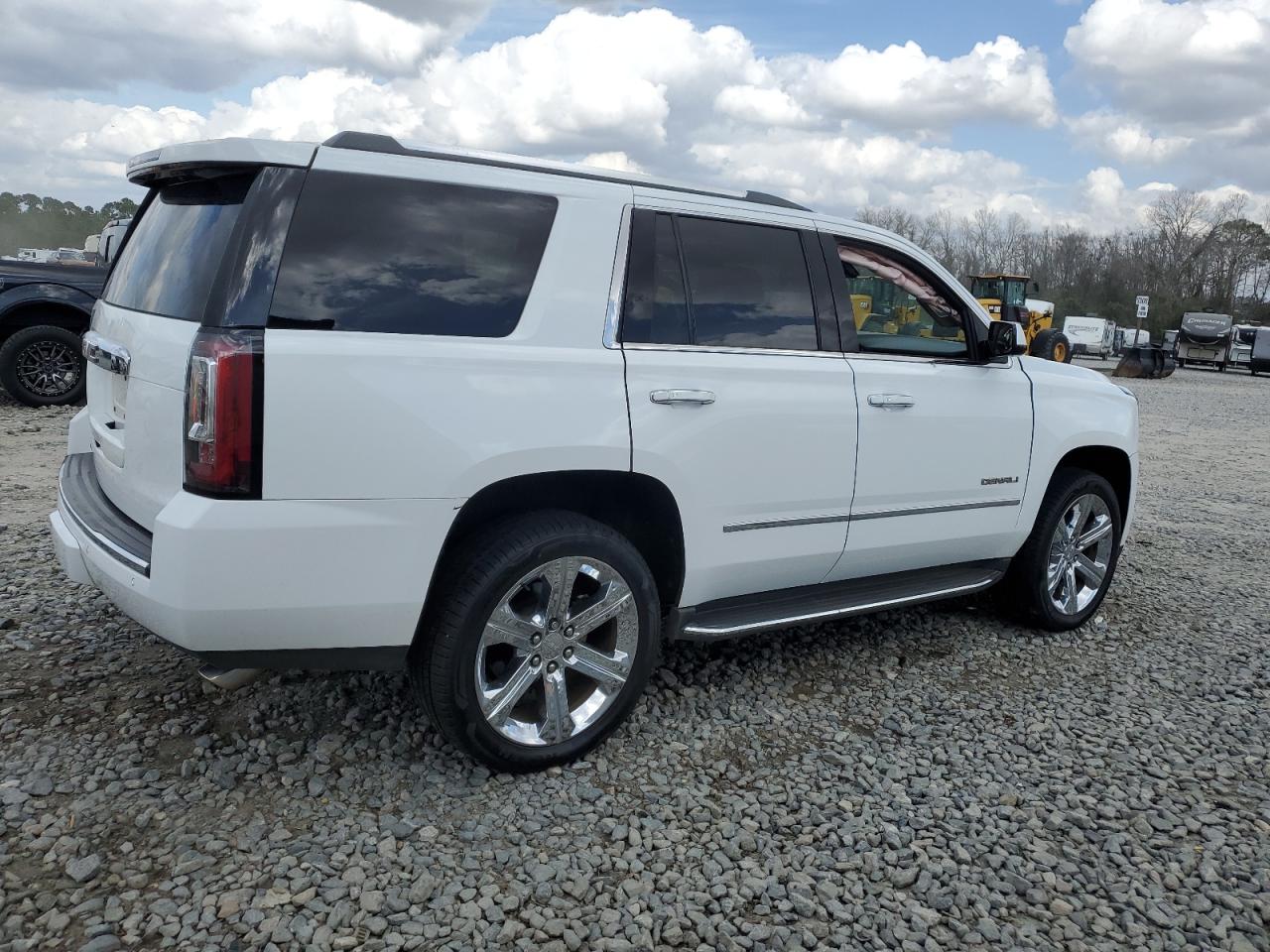2019 GMC Yukon - Image 3