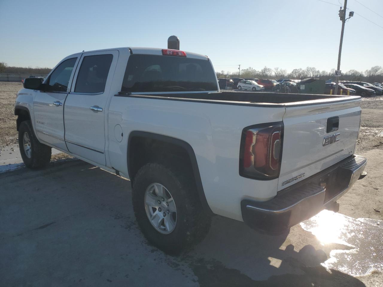 2018 GMC Sierra - Image 2