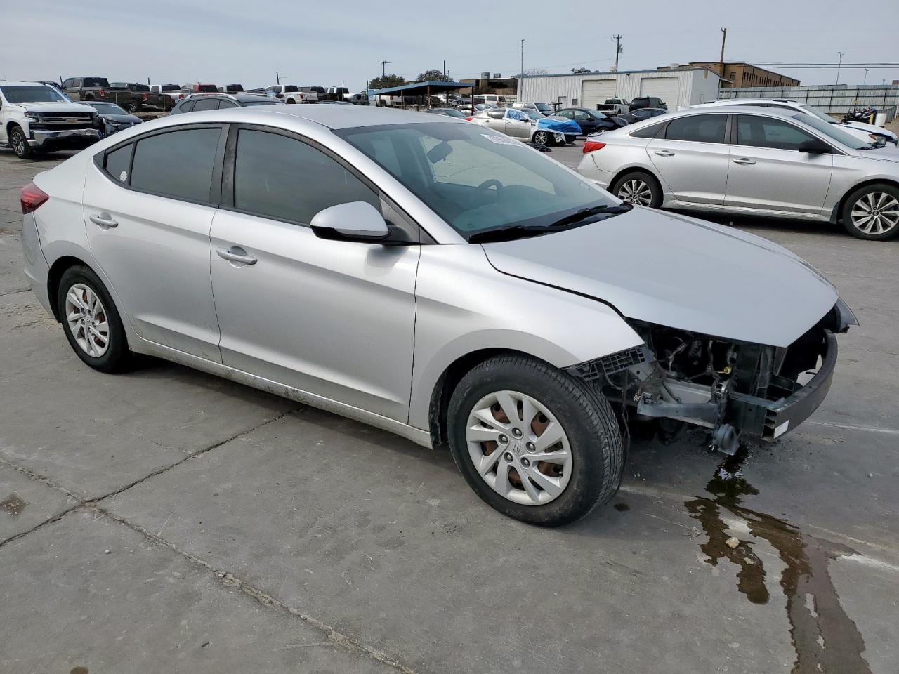2019 Hyundai Elantra - Image 4