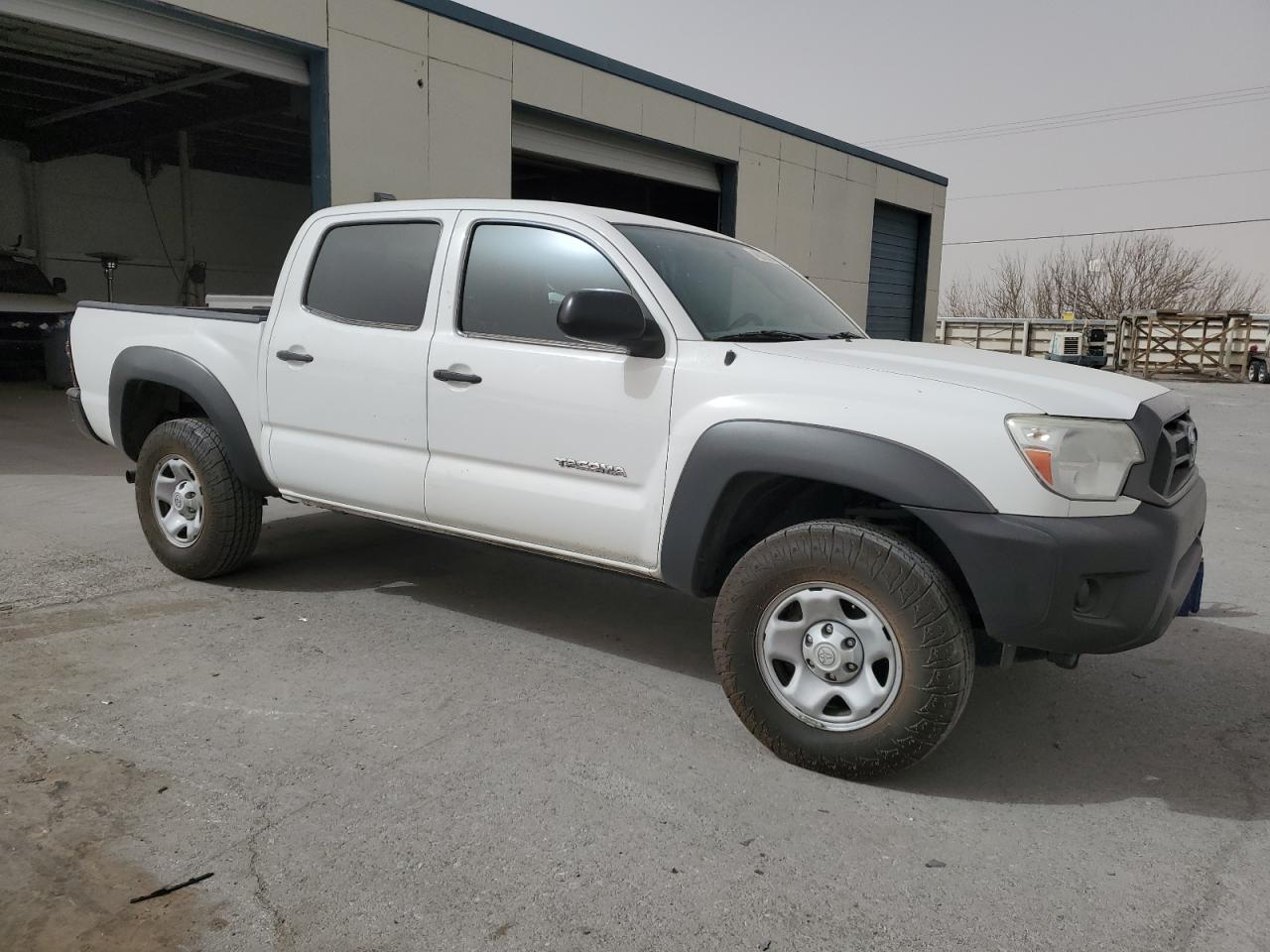 2015 Toyota Tacoma - Image 4