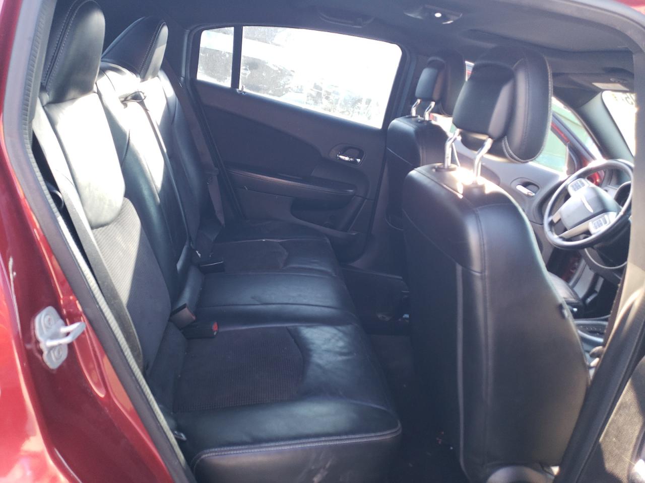 2013 Chrysler 200 - Image 11