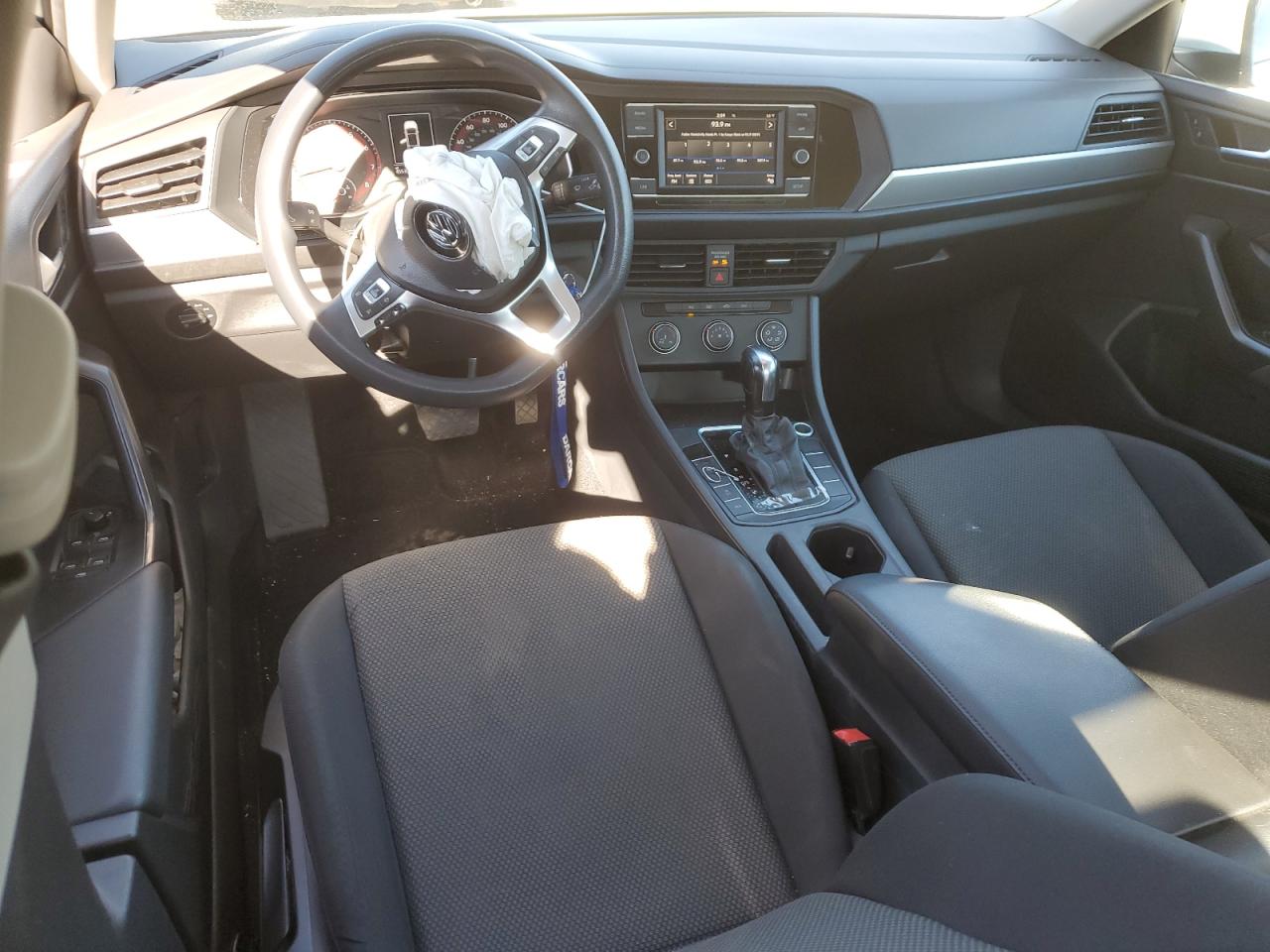 2019 Volkswagen Jetta - Image 8