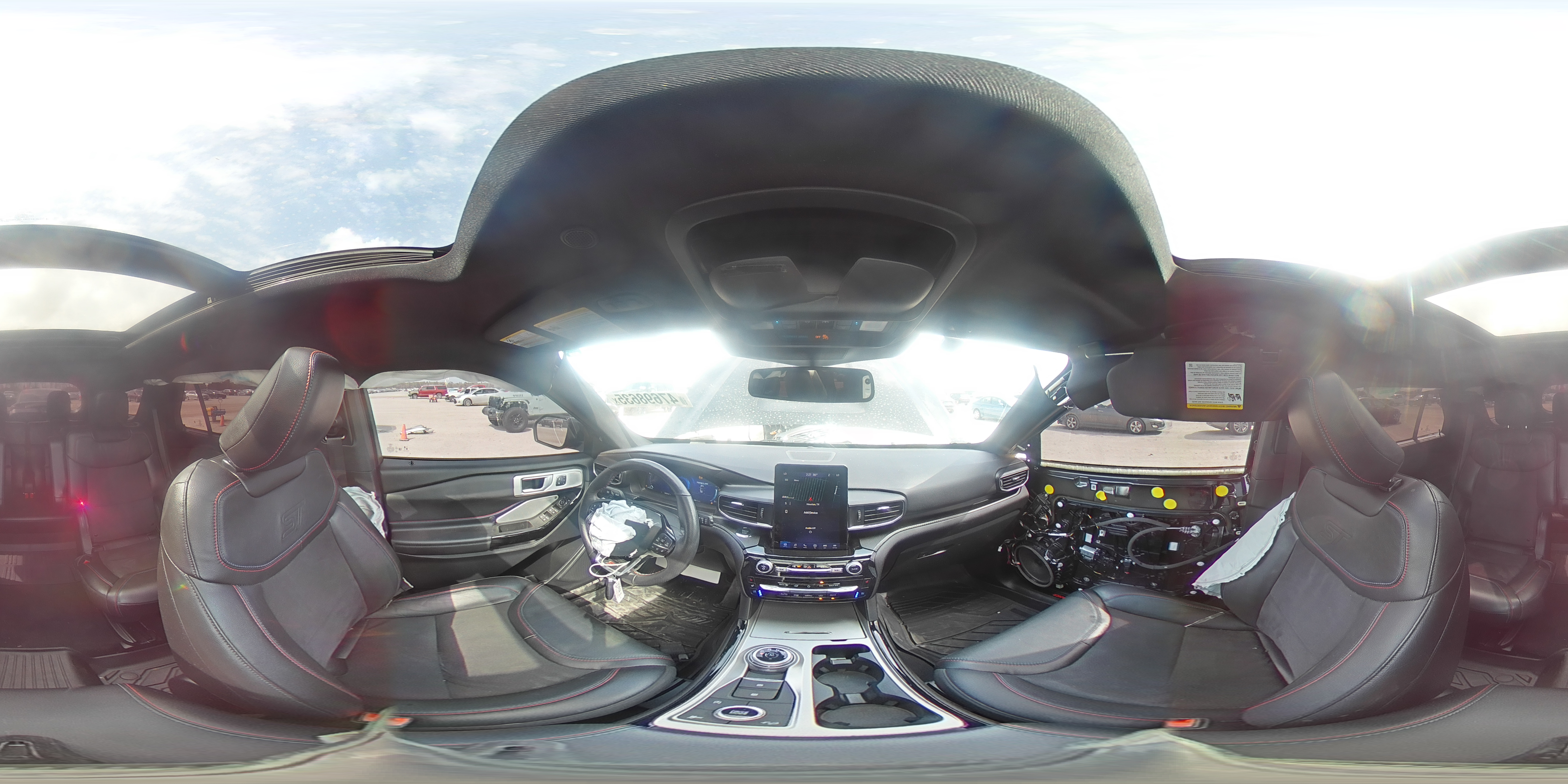 2023 Ford Explorer - Image 14