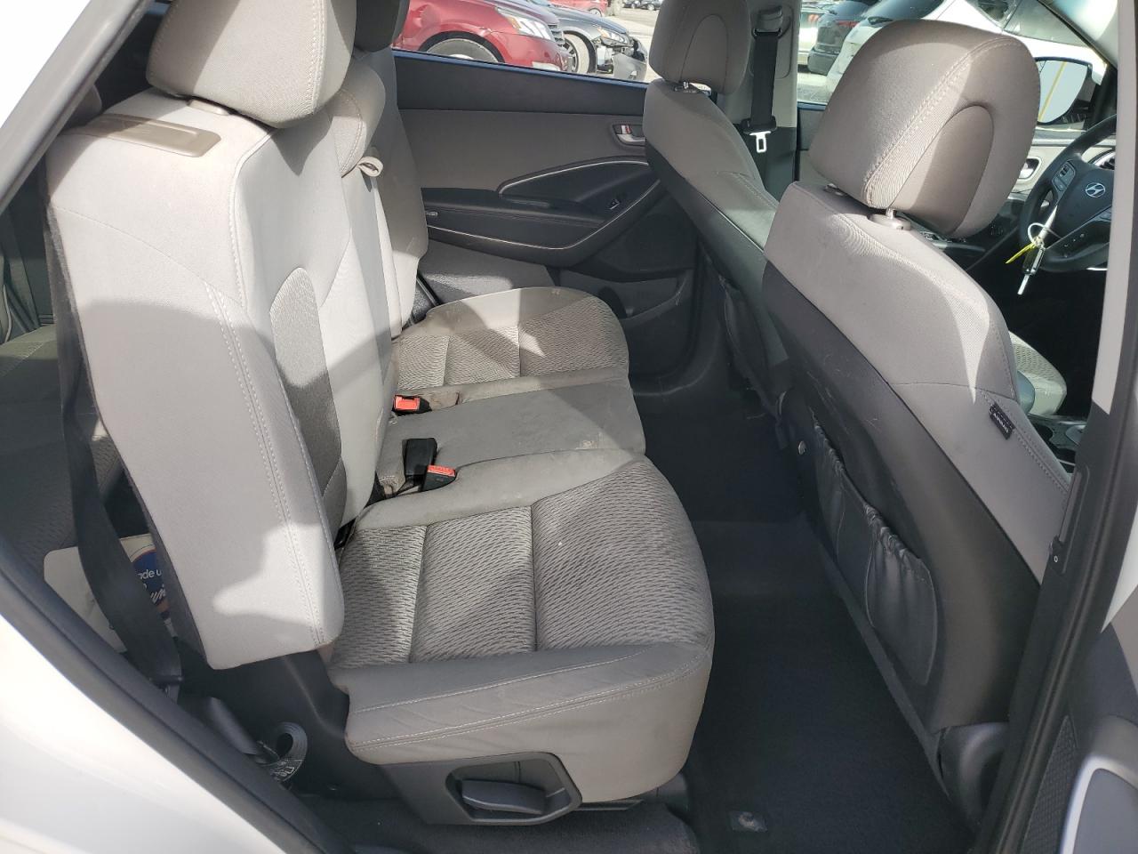 2015 Hyundai Santa Fe - Image 10