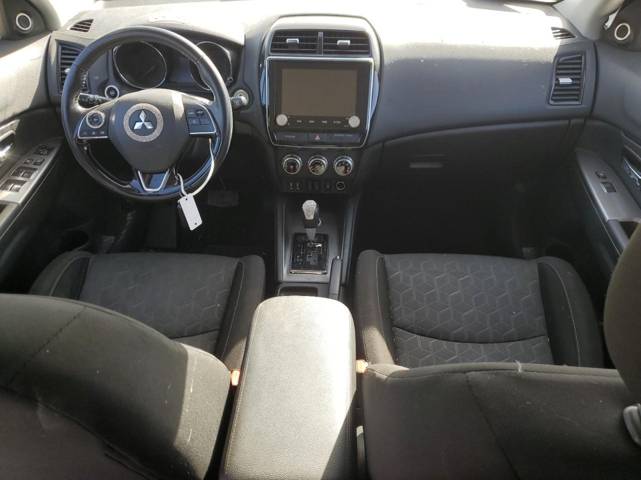 2021 Mitsubishi Outlander - Image 8