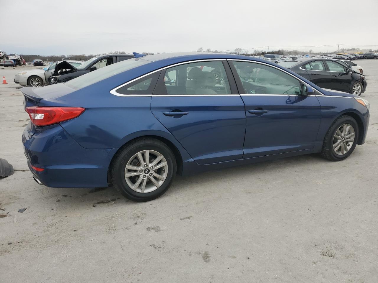 2016 Hyundai Sonata - Image 3