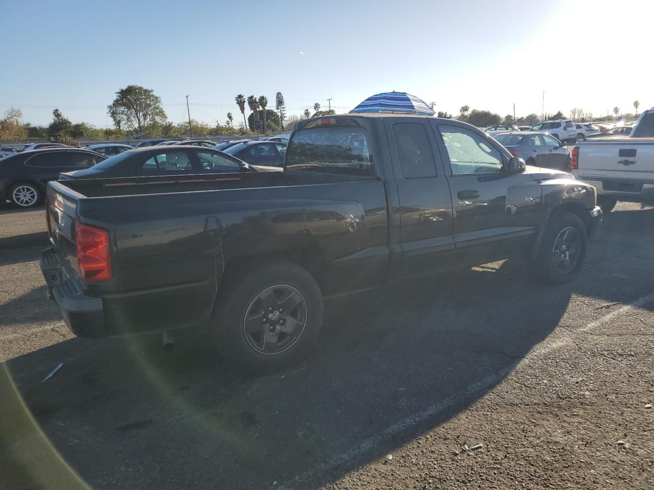 2006 Dodge Dakota - Image 3