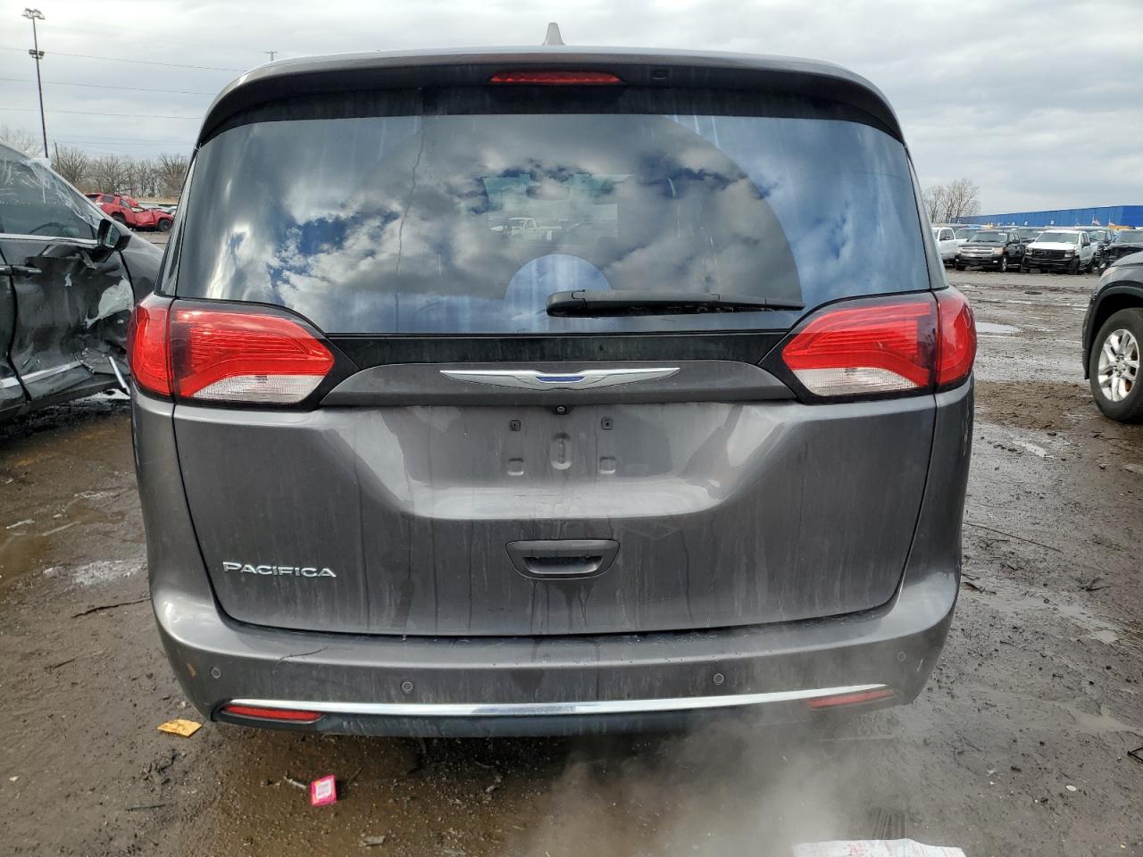 2018 Chrysler Pacifica - Image 6