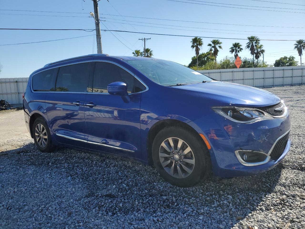 2019 Chrysler Pacifica - Image 4