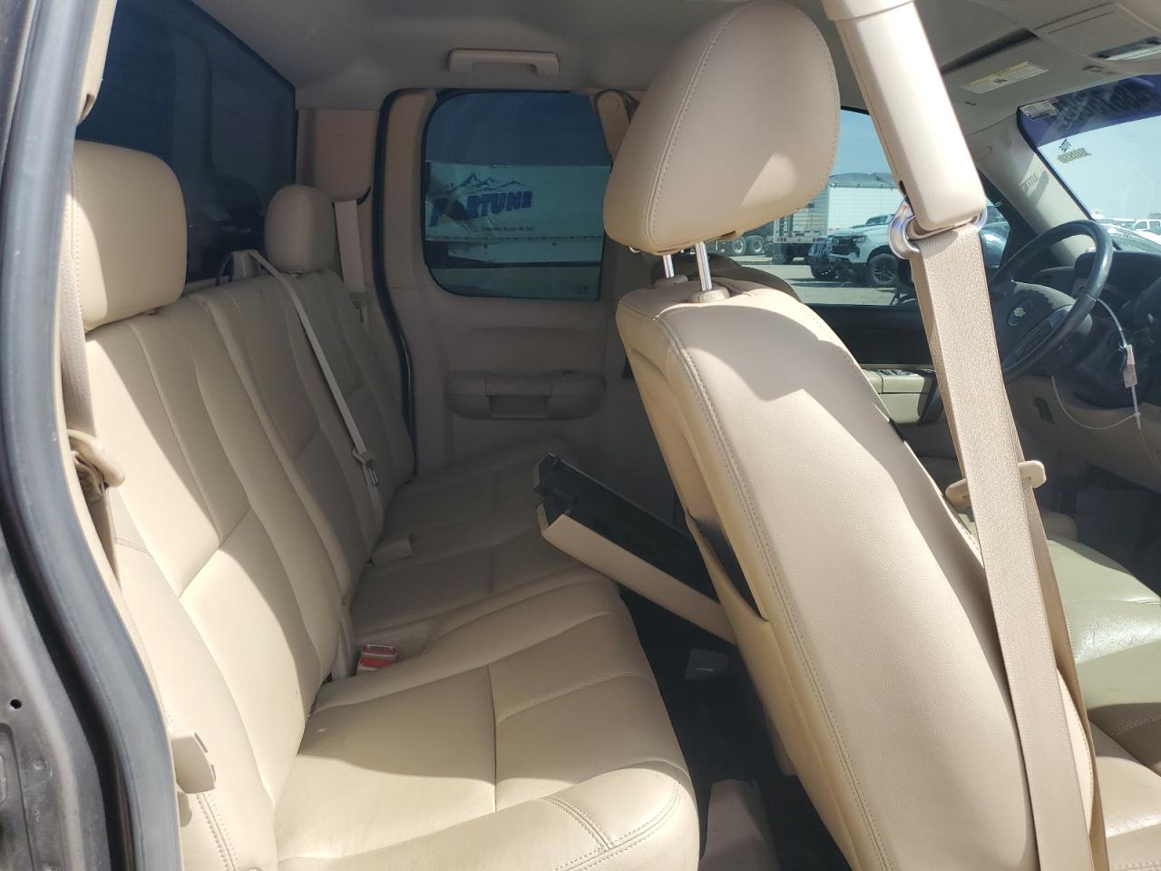2011 Chevrolet Silverado - Image 10