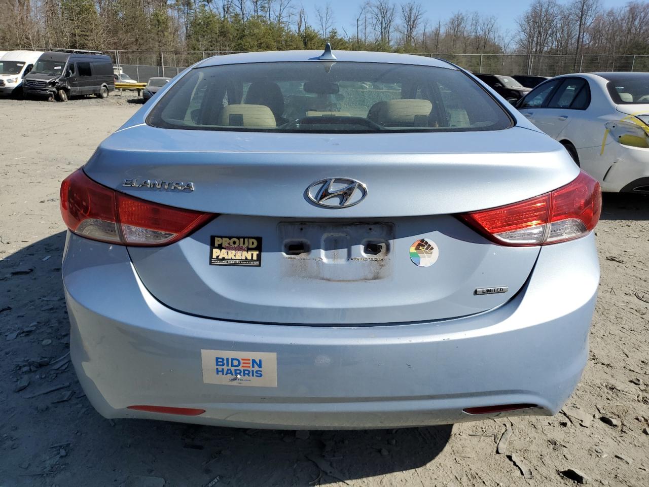 2011 Hyundai Elantra - Image 6