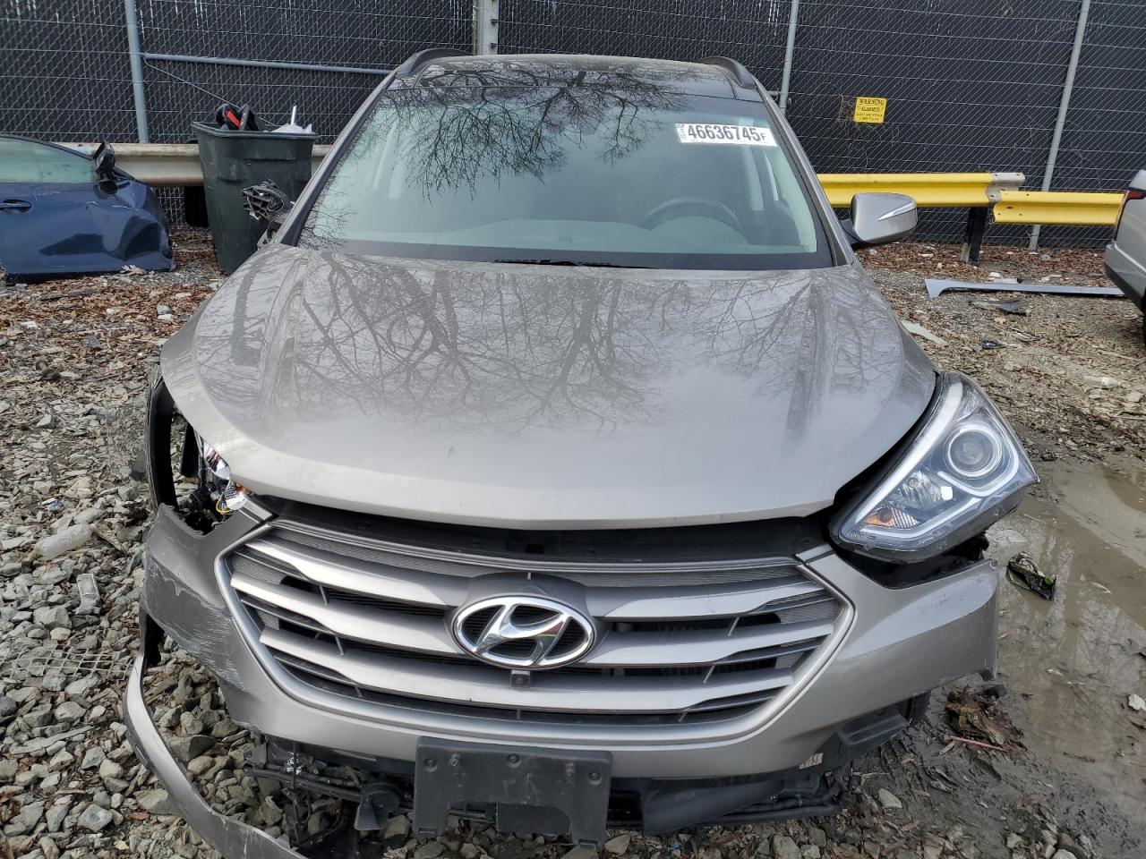 2017 Hyundai Santa Fe - Image 5