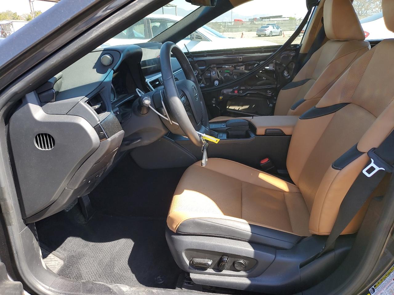 2022 Lexus ES - Image 7