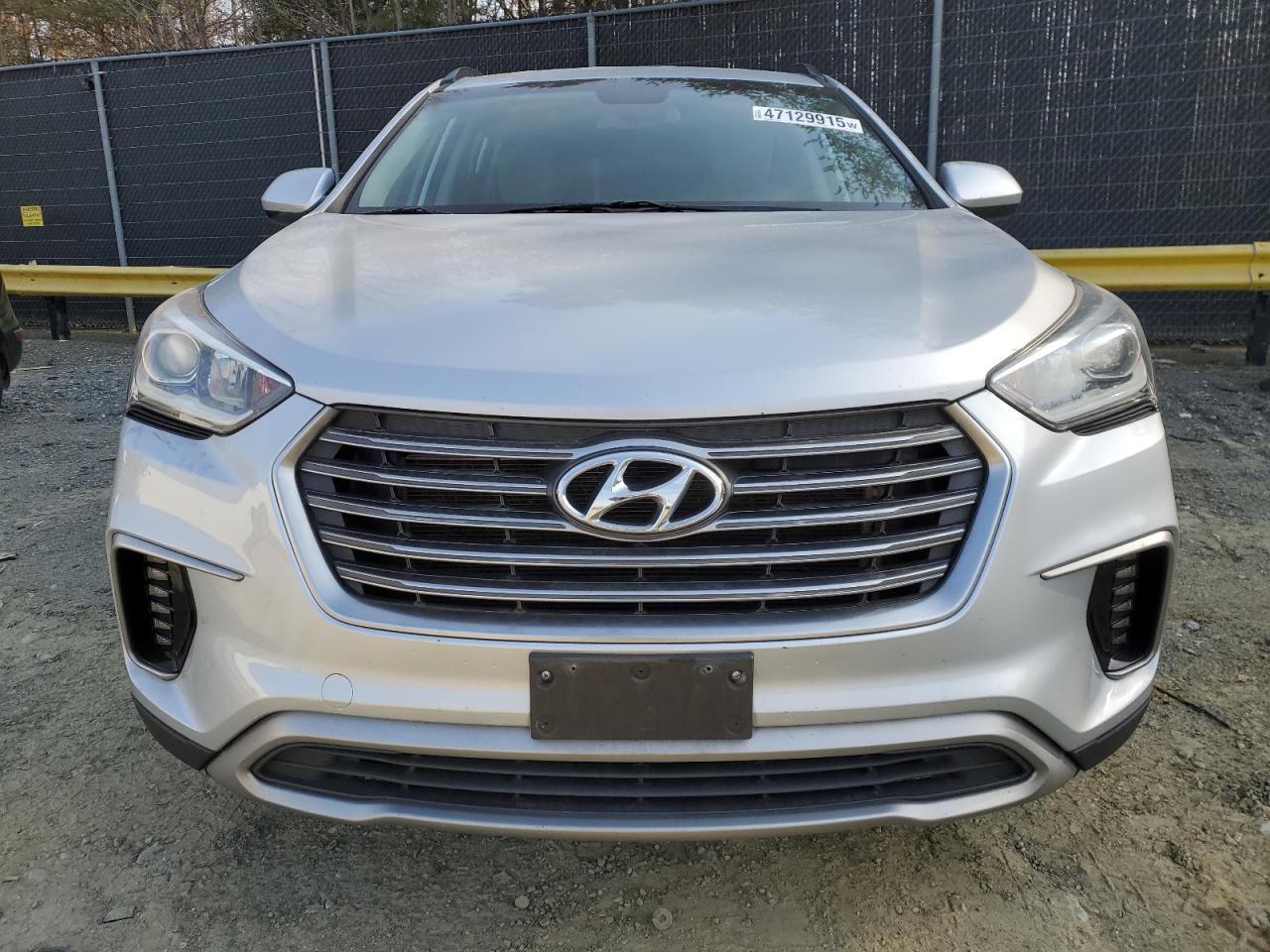 2017 Hyundai Santa Fe - Image 5