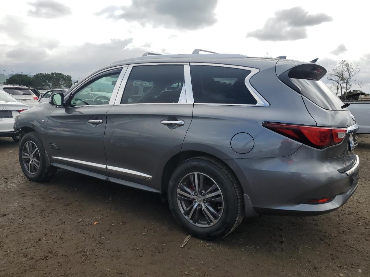 2017 Infiniti QX60 - Image 2