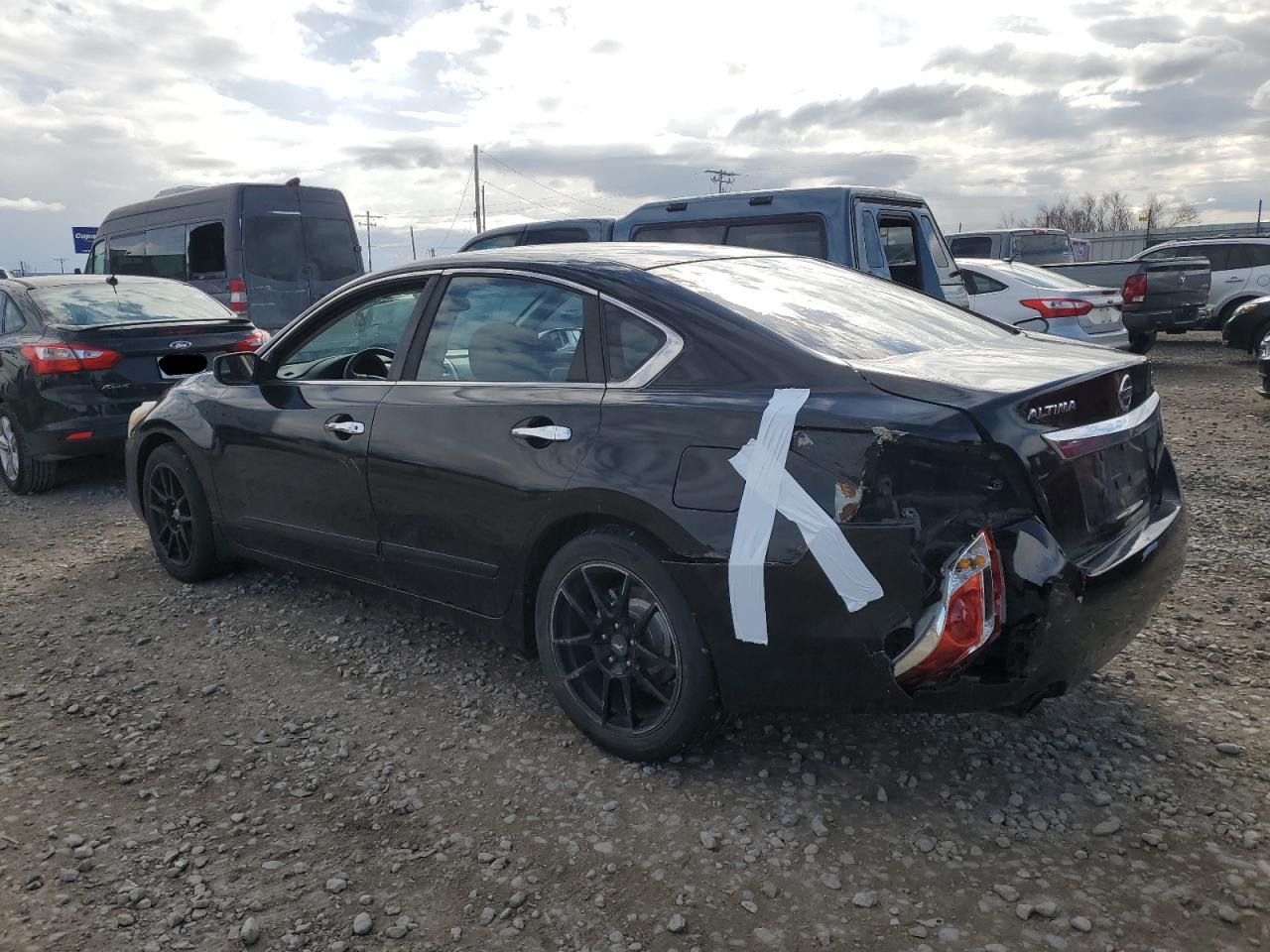 2015 Nissan Altima - Image 2