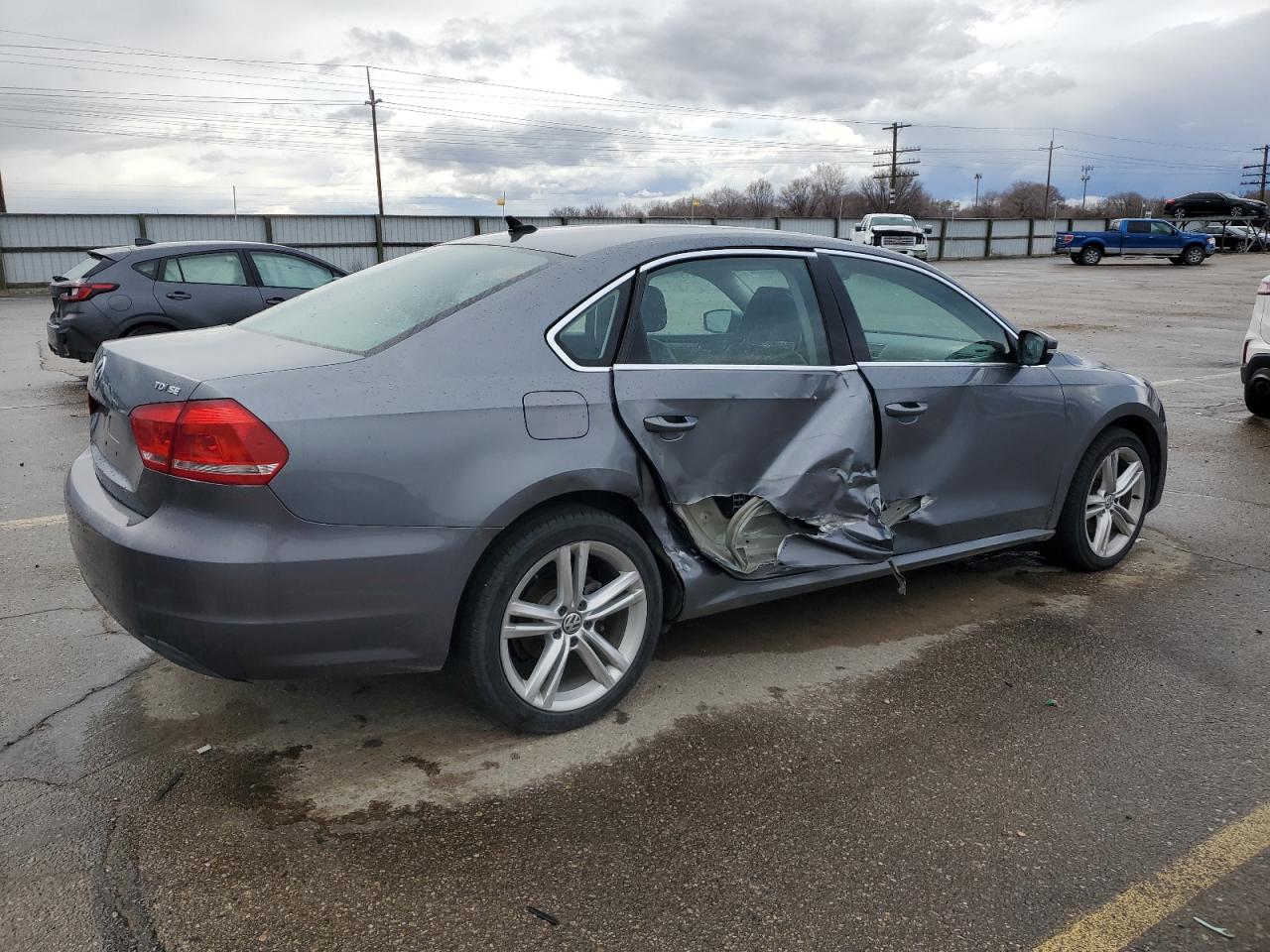2014 Volkswagen Passat - Image 3