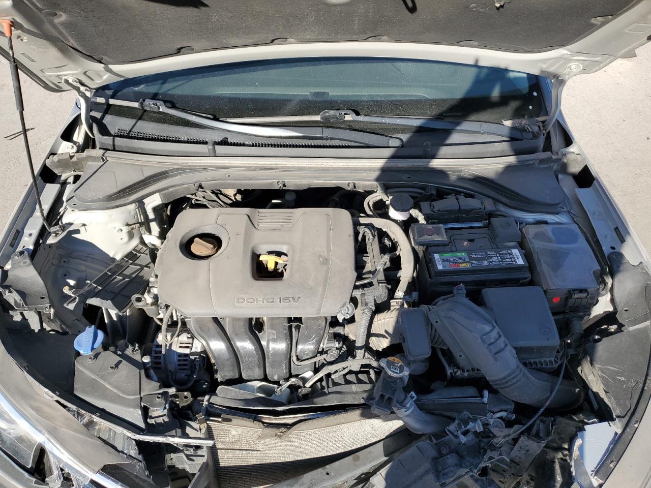 2020 Hyundai Elantra - Image 11