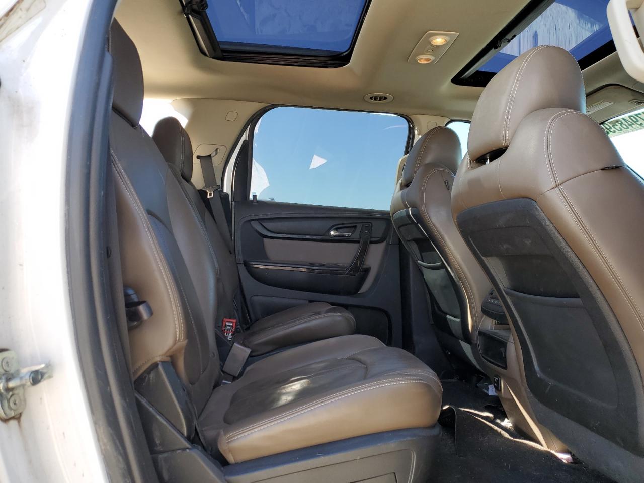 2016 GMC Acadia - Image 11