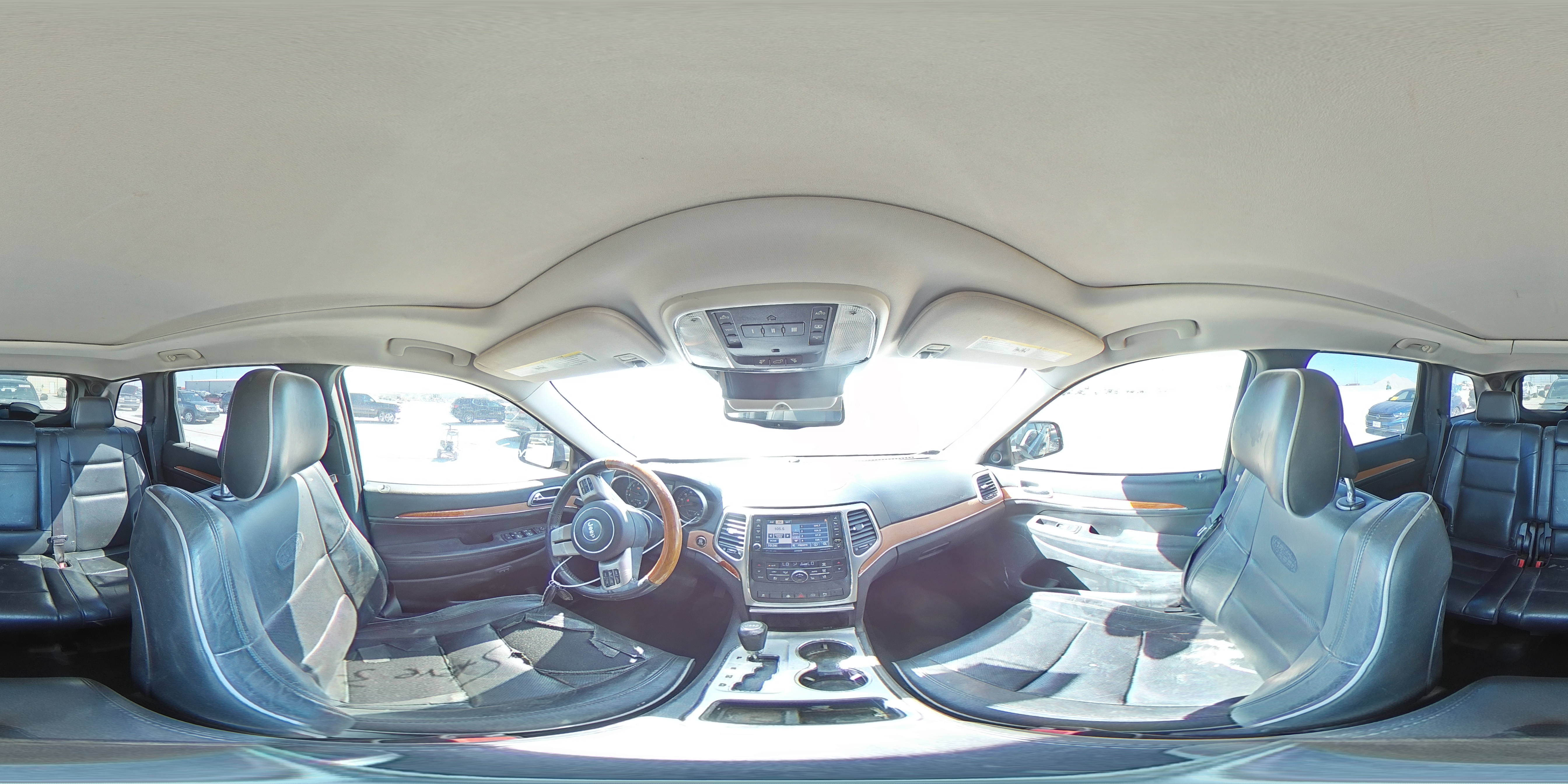 2012 Jeep Grand Cherokee - Image 16