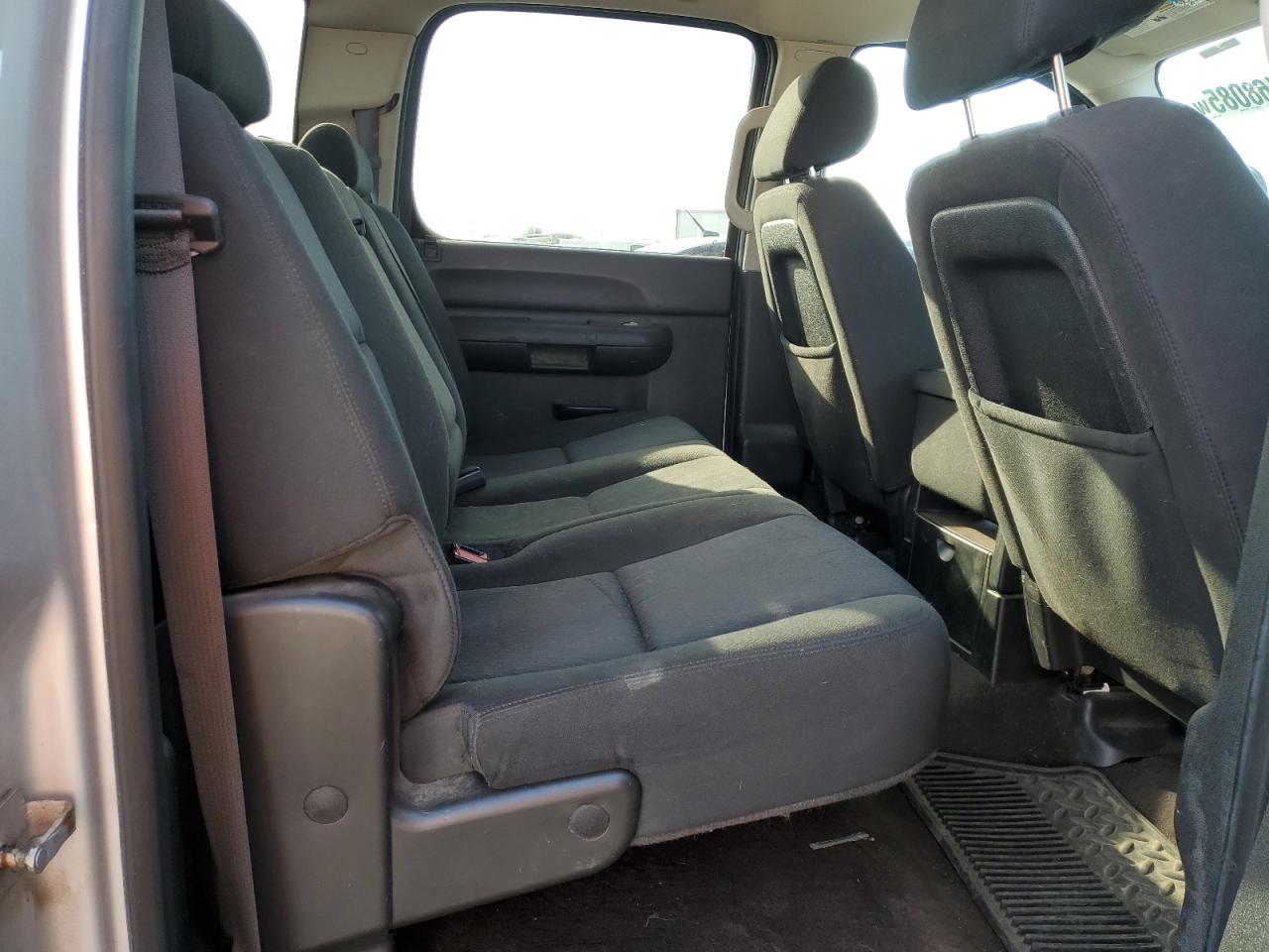 2013 Chevrolet Silverado - Image 10