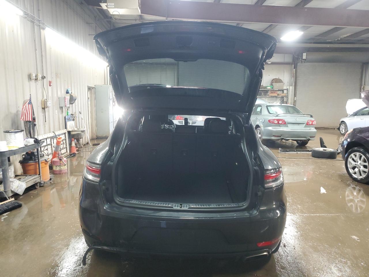 2020 Porsche Macan - Image 6