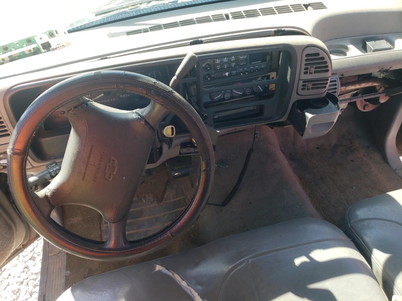 1998 GMC Sierra K2500 VIN: 1GTGK24R4WZ551100 Lot: 63021595