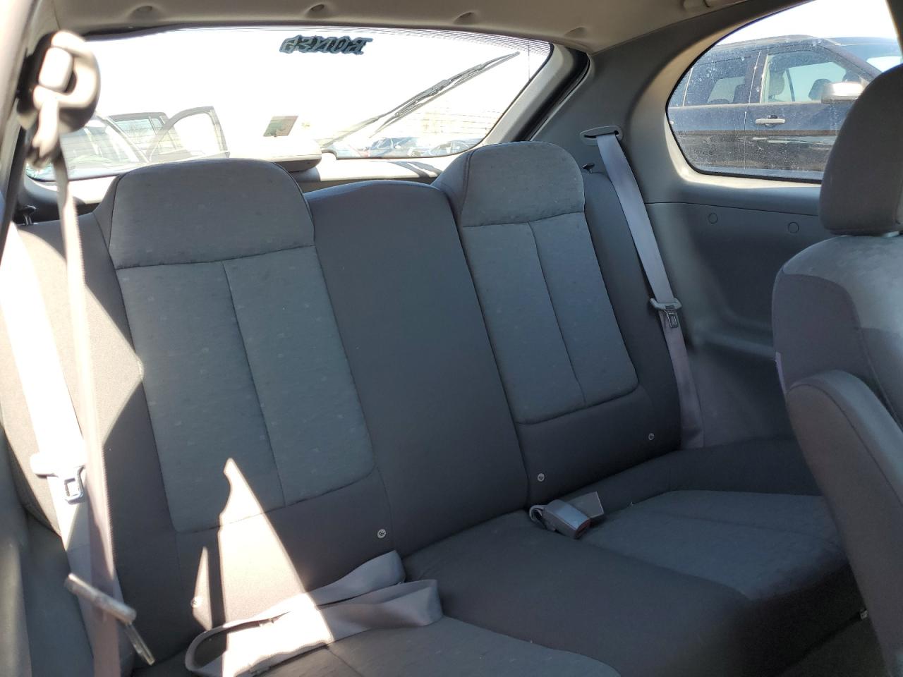2005 Hyundai Accent - Image 10