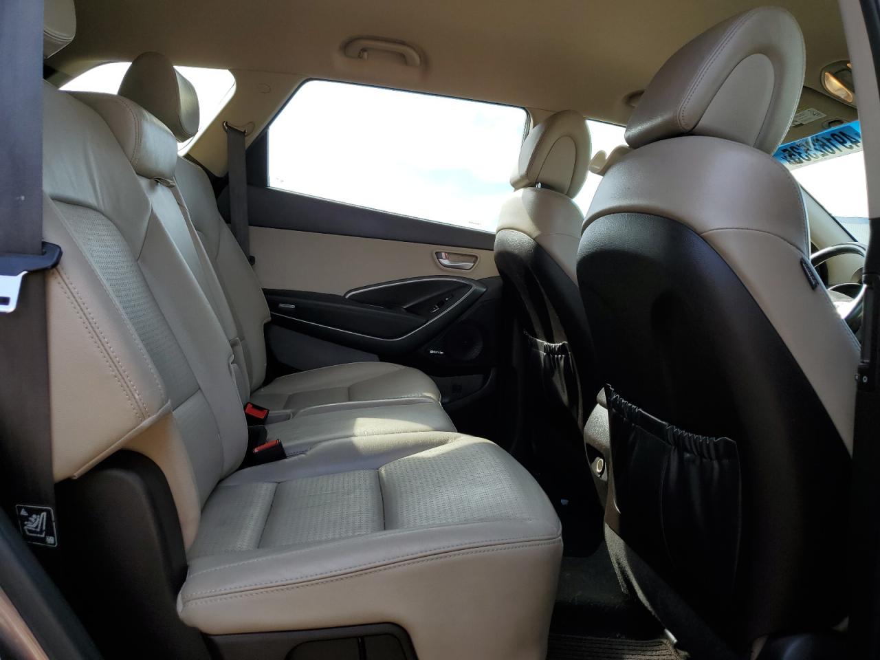 2013 Hyundai Santa Fe - Image 11